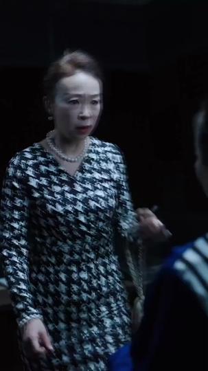 Not Your Crown to Take Episode 1