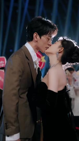 เสน่หาพรมแดง ที่3ตอน