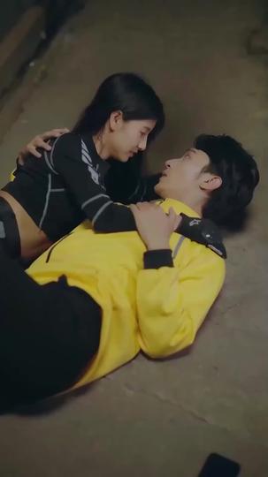 Huyendo hacia el Romance Episodio 2