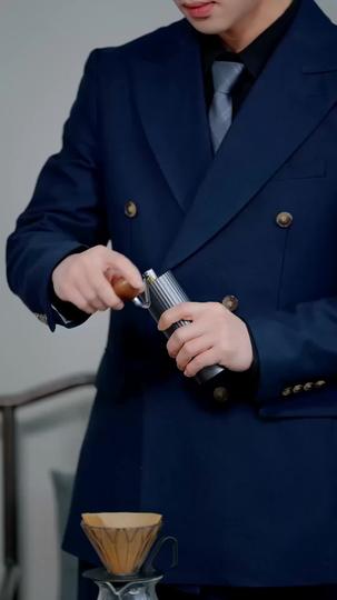 Love Me Before the Clock Runs Out Episode 4