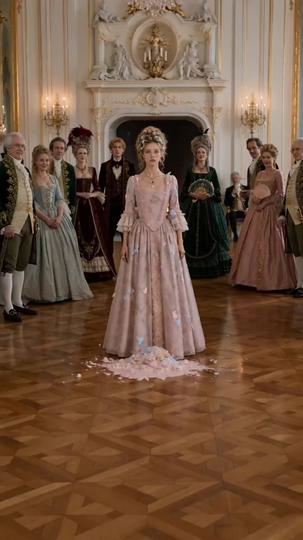 Heads Will Roll! She's Marie Antoinette Episode 9