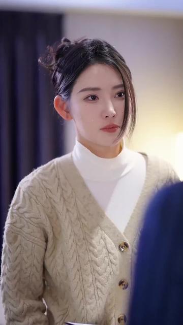 Divorced Yet Dazzling: The Disguised Heiress(DUBBED) Ep. 9
