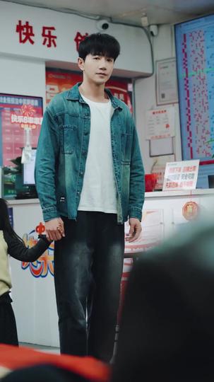 股神穿成爛賭鬼，開局撿到小棉襖 第2集