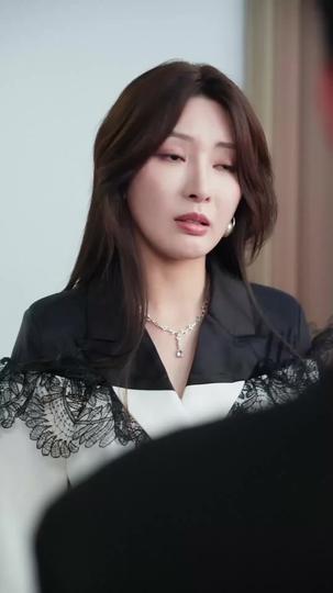 Roses for the Wedding, Lilies for the Grave Episode 3