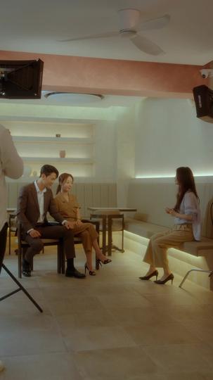 My Lover is Two Decades Younger Episode 2