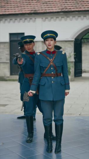 At Attention, Love Under Cover Episode 7