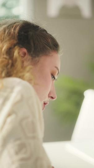 La Mère Porteuse Du PDG Épisode6