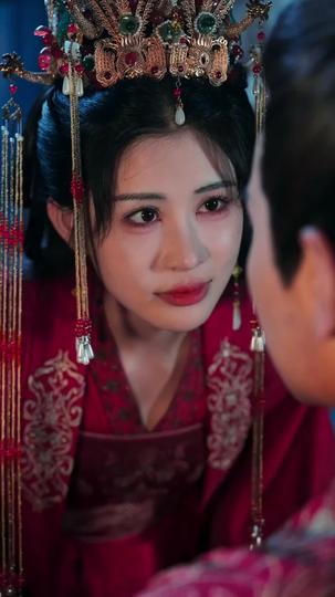 Revenge Wears the Crown Episode 8