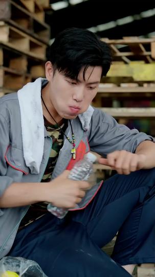  โชคหล่นทับ! ได้พ่อแม่เป็นมหาเศรษฐี ที่2ตอน