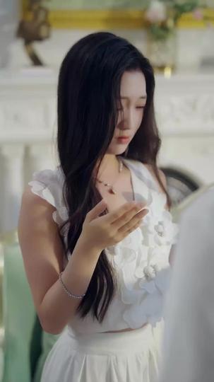 Hearts in the Headlines, Love in the Limelight Episode 9