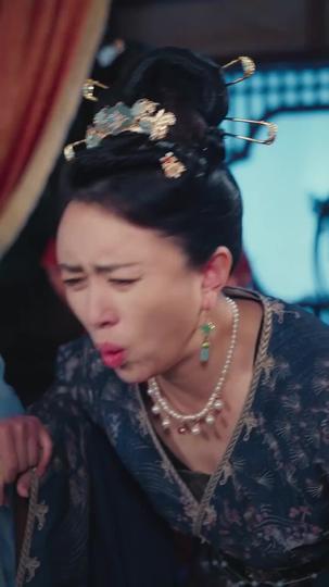 Her Beacon Burns for Blood Episode 3