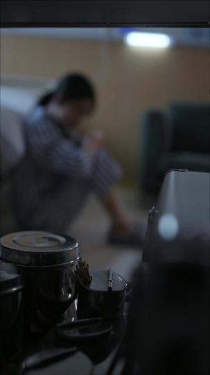 终有人赠我以光 第1集