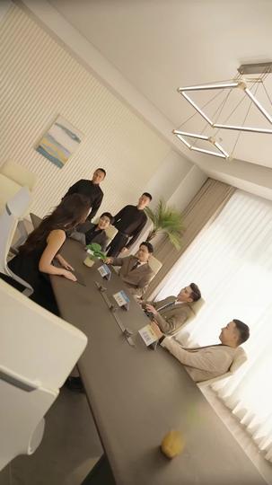 من رماد الماضي، ولدت نجمة 4مجموعة