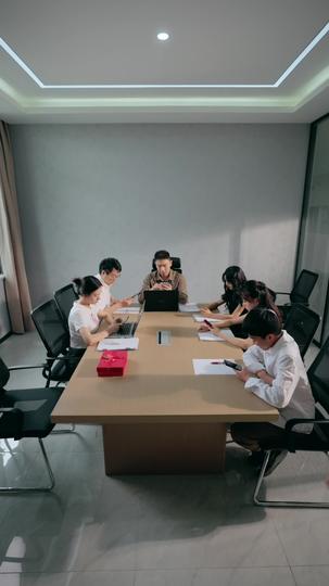 千金小姐每天都在装穷 第11集