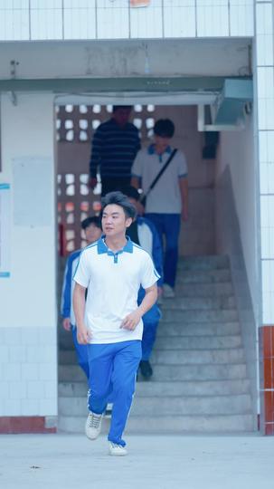 辍学的我进入社会后悔不当初 第1集