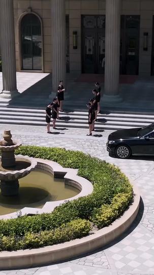 A Rainha Não Ama, Só Conquista (Dublado)  1Episódio