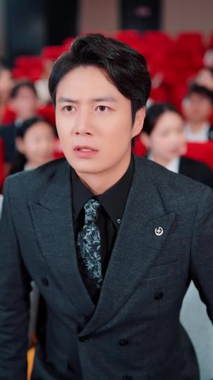 年终奖发完，公司破产了 第2集