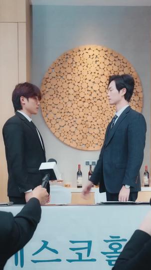 After the Divorce, My Three Brothers Spoil Me Episode 1