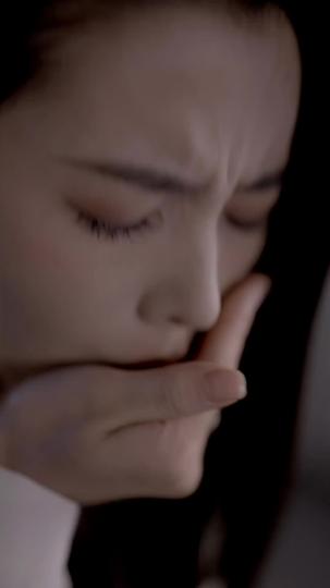 Topeng Manis Istri Simpanan Episode 8