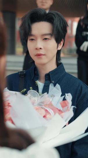 他藏于玫瑰之后 第2集