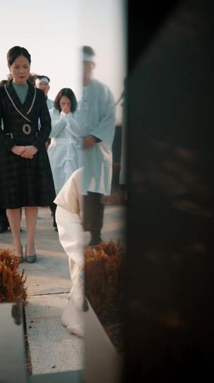 声泪俱下方知悔 第1集