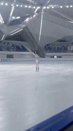 Forbidden Ice：Fall in love with My Step-sisters Episode 9