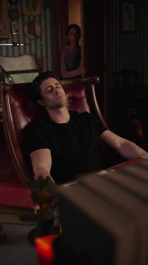 Forbidden Desire: The Vampire CEO's Servant Episode 8