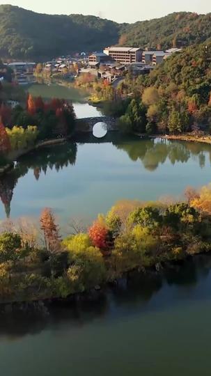 Istriku Mengerikan Sekali Episode 1