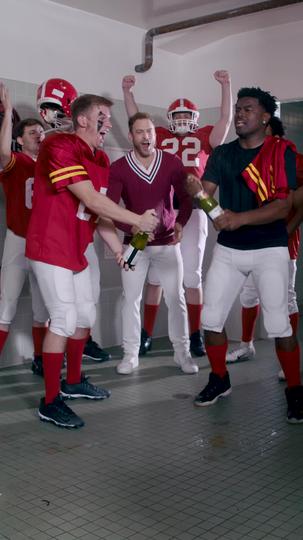 Touchdown der Rache: Vom Außenseiter zum Champion 6Folgen