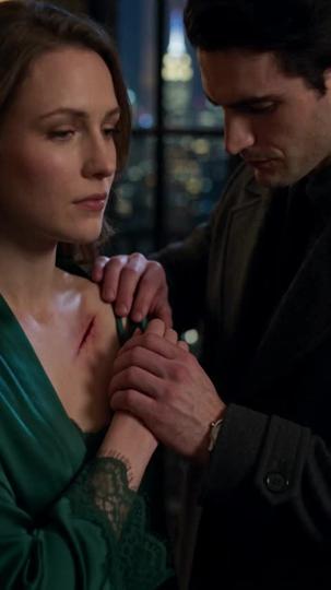 I Left My Vampire for the Sun Episode 9