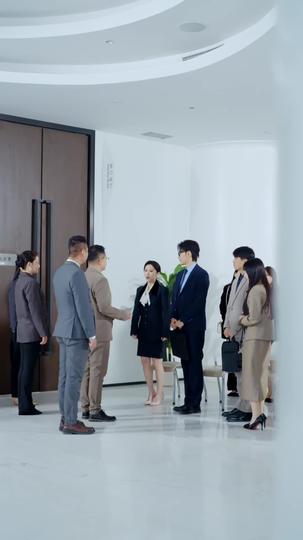 بعد النجاح صار بعيد المنال 10مجموعة