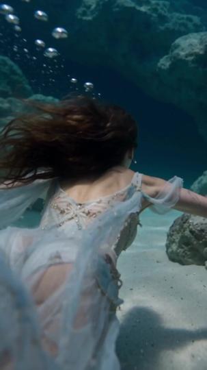 Abandoned by My Family, I Became the Sea God's Wife Episode 6