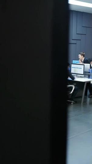 You Call the Shots, I Take the Throne Episode 1