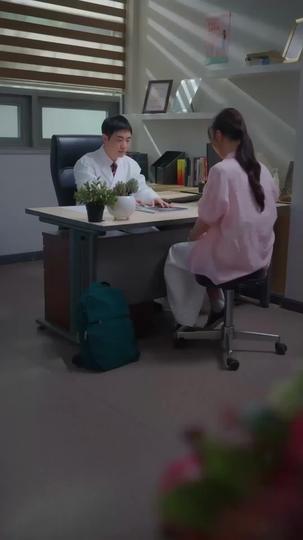 ซินเดอเรลล่ากับทายาทต้องสาป(พากย์ไทย)  ที่1ตอน