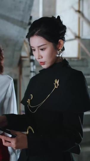 Do Peão ao Leão: Poder e Amor Entregues à Porta 5Episódio