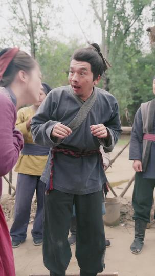 Suamiku Ternyata Pria Terkuat Episode 7