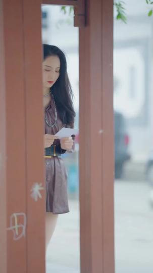 Riches or Ruin: The Glittering Trap Episode 10