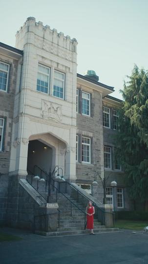 Dispensada por um Traidor, Mimada por um Bilionário 4Episódio