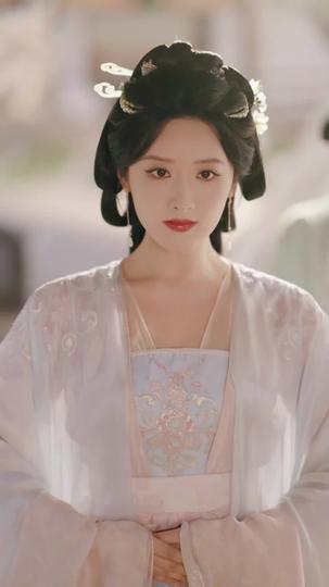 She Returns Crowned in Flames (DUBBED) Episode 2