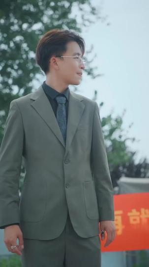 重生1995：系統逼我給員工加薪 第8集