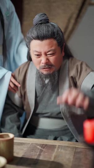 Shadows of Your Betrayal, Light of My Crown Episode 4