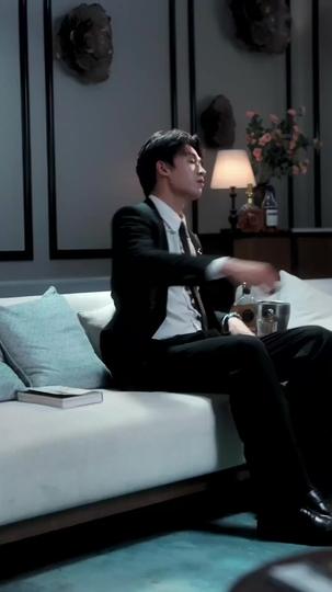 Crave Me, Command Me Episode 2