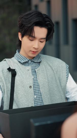 他藏于玫瑰之后 第3集