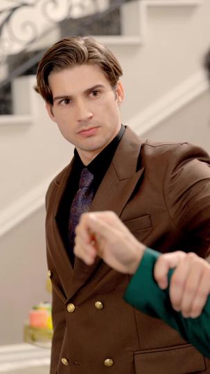 After Divorce, The Billionaire Crushed on Me Episode 11