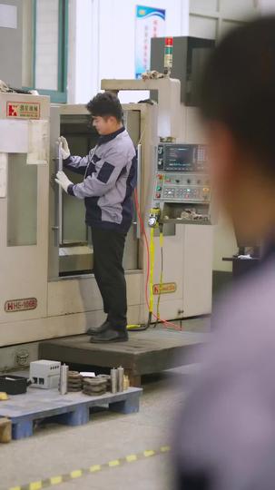 False Sparks: The Expert Who Wasn't Episode 7