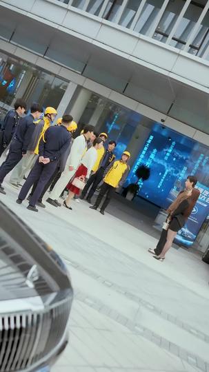 召喚女總裁和女帝后，我橫着走 第11集