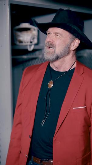 Touchdown der Rache: Vom Außenseiter zum Champion 7Folgen