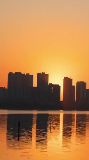 Flicker of the Lost Throne Episode 2