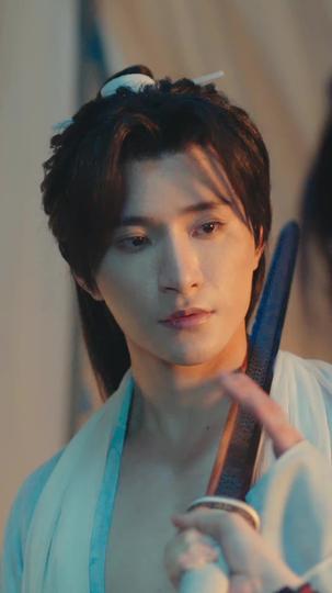 Crown in One Hand, Fire in the Other Episode 3