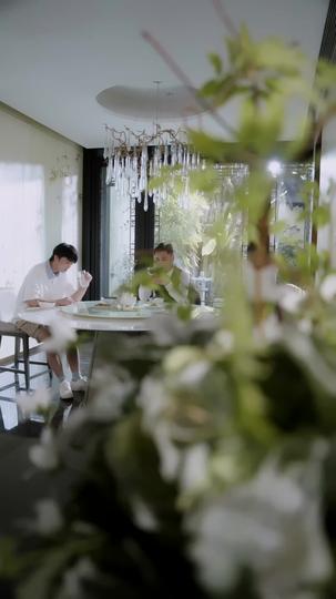 子喪恨生,她攜家世踏碎首富 第1集